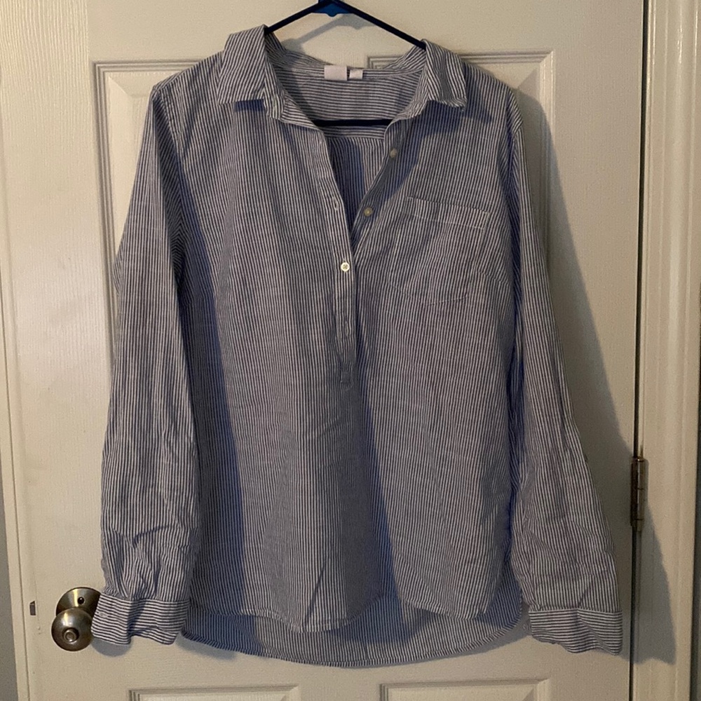 Gap button down long sleeve shirt